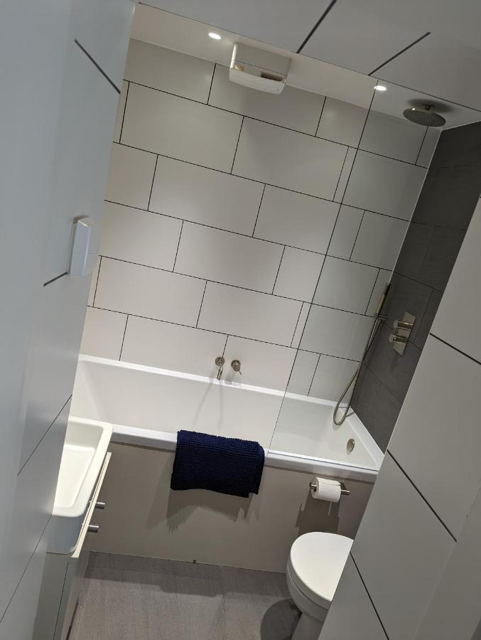 Basement Apartment In Central Бат Екстериор снимка